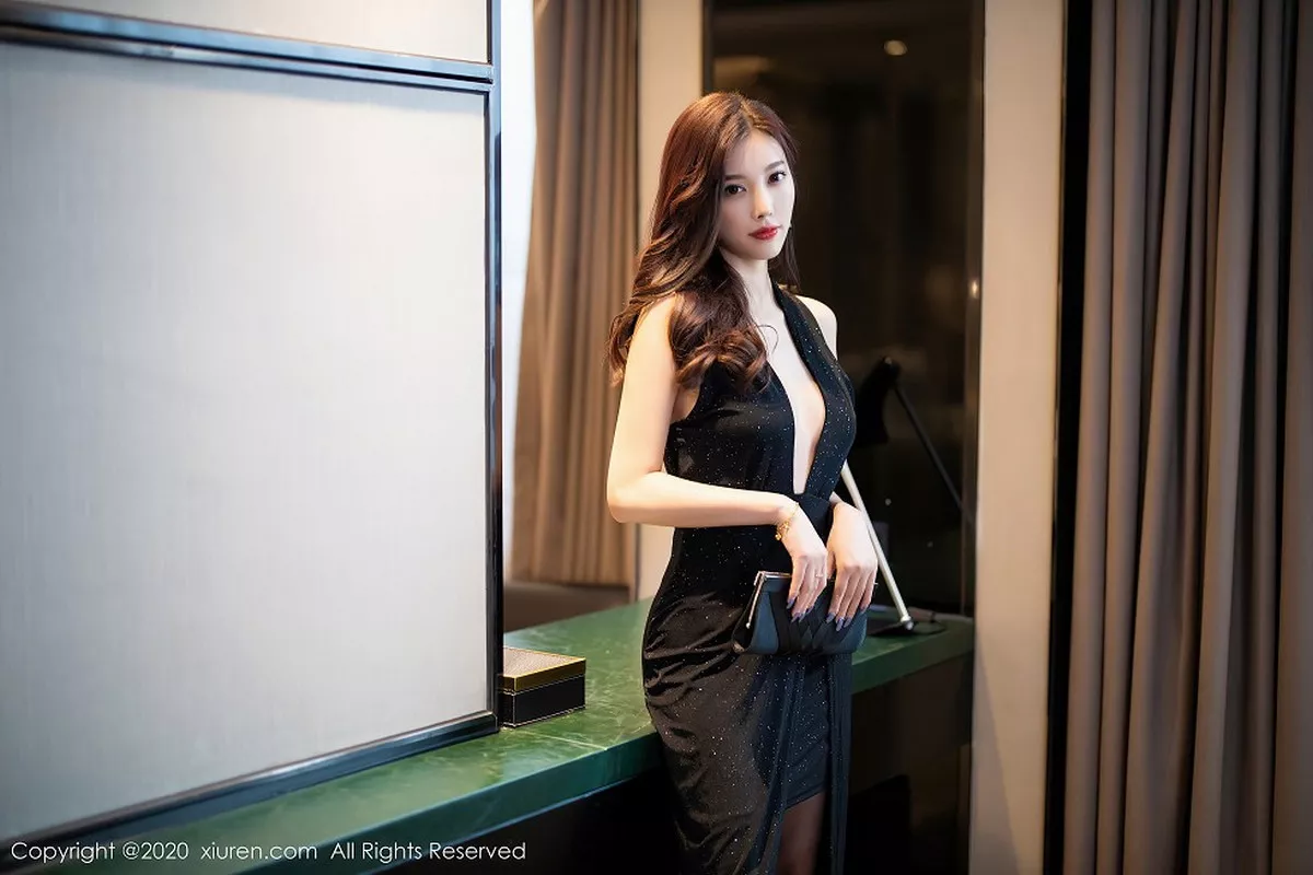 [XiuRen秀人网]第2616期杨晨晨写真-秀人资源网